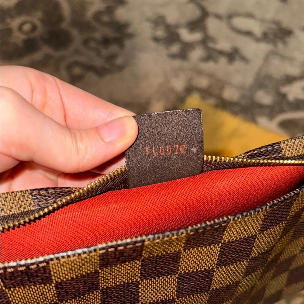 AUTHENTIC Louis Vuitton 2002 Navona Clutch - Picture 8 of 14